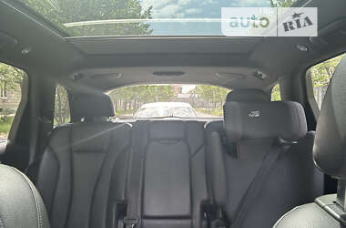Внедорожник / Кроссовер Audi Q7 2017 в 