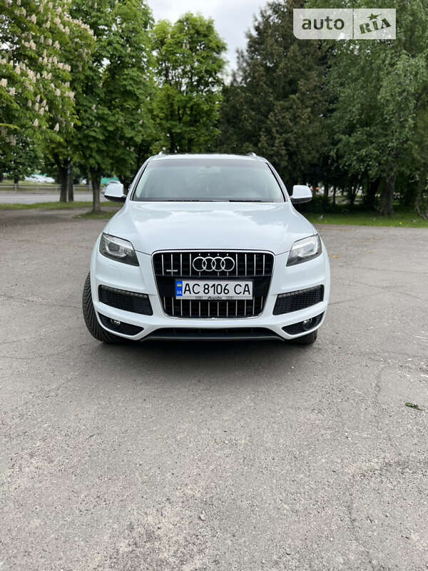Позашляховик / Кросовер Audi Q7 2013 в Луцьку