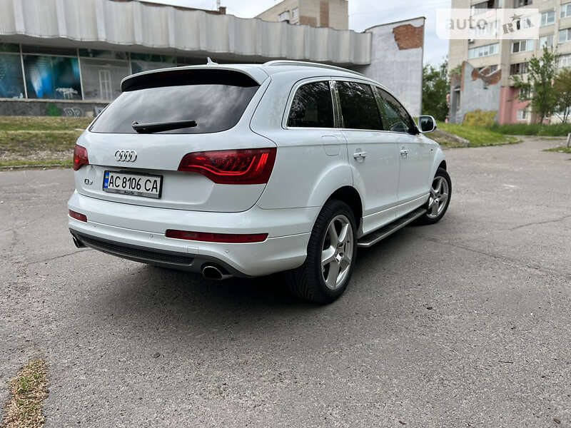 Позашляховик / Кросовер Audi Q7 2013 в Луцьку