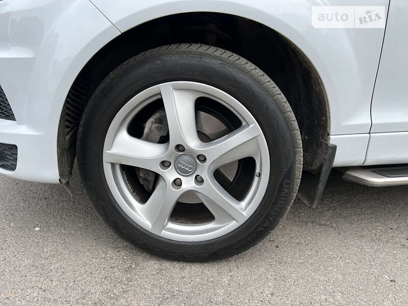 Позашляховик / Кросовер Audi Q7 2013 в Луцьку