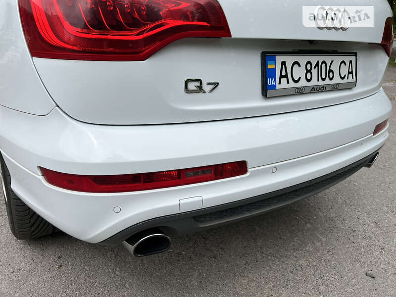 Позашляховик / Кросовер Audi Q7 2013 в Луцьку
