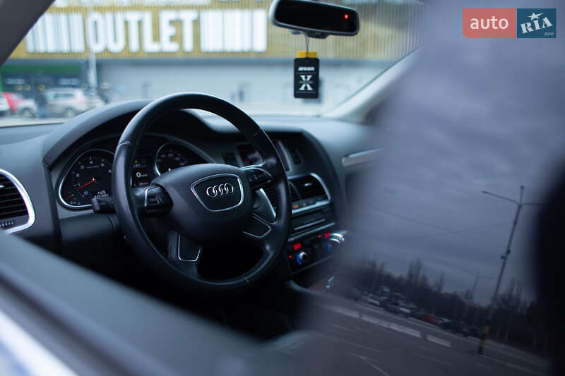 Внедорожник / Кроссовер Audi Q7 2014 в Киеве