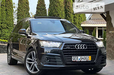 Внедорожник / Кроссовер Audi Q7 2017 в 