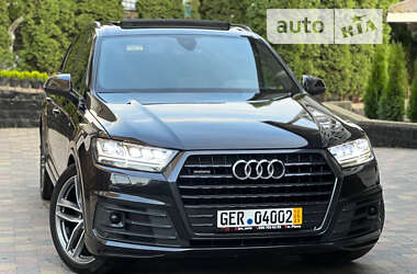 Внедорожник / Кроссовер Audi Q7 2017 в 