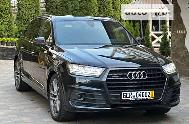 Внедорожник / Кроссовер Audi Q7 2017 в 