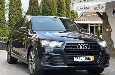 Внедорожник / Кроссовер Audi Q7 2017 в 
