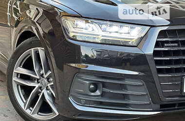 Внедорожник / Кроссовер Audi Q7 2017 в 