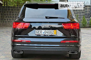 Внедорожник / Кроссовер Audi Q7 2017 в 