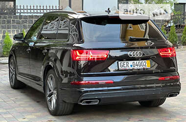 Внедорожник / Кроссовер Audi Q7 2017 в 
