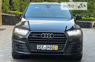 Внедорожник / Кроссовер Audi Q7 2017 в 