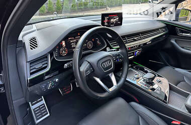 Внедорожник / Кроссовер Audi Q7 2017 в 