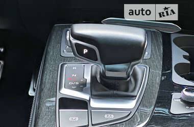 Внедорожник / Кроссовер Audi Q7 2017 в 