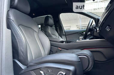 Внедорожник / Кроссовер Audi Q7 2017 в 