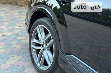 Внедорожник / Кроссовер Audi Q7 2017 в 
