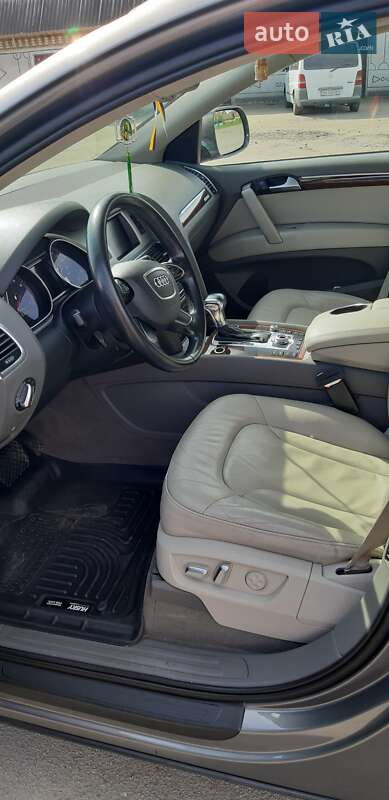 Позашляховик / Кросовер Audi Q7 2011 в Романіву