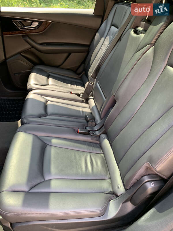 Внедорожник / Кроссовер Audi Q7 2016 в Житомире