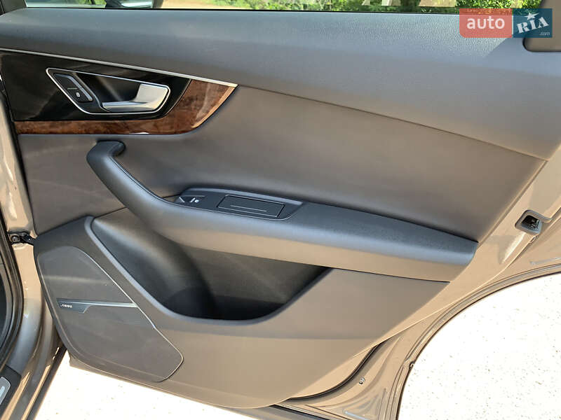 Внедорожник / Кроссовер Audi Q7 2016 в Житомире