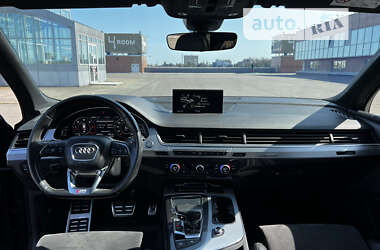 Позашляховик / Кросовер Audi Q7 2016 в 