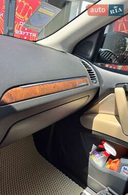 Внедорожник / Кроссовер Audi Q7 2010 в 