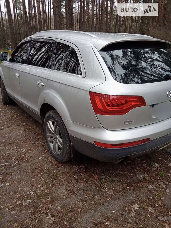 Позашляховик / Кросовер Audi Q7 2009 в Броварах