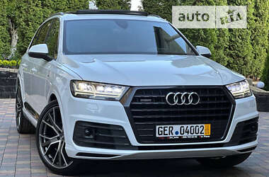 Позашляховик / Кросовер Audi Q7 2017 в 
