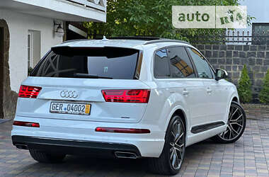 Позашляховик / Кросовер Audi Q7 2017 в 