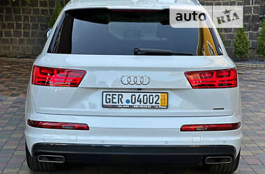 Позашляховик / Кросовер Audi Q7 2017 в 