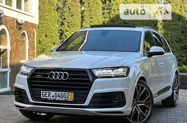 Позашляховик / Кросовер Audi Q7 2017 в 