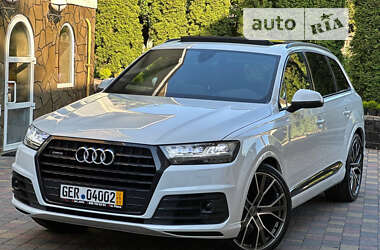 Позашляховик / Кросовер Audi Q7 2017 в 