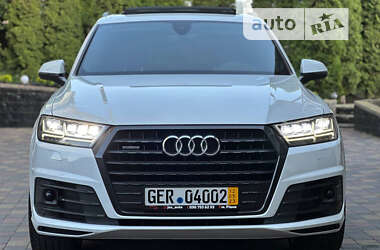 Позашляховик / Кросовер Audi Q7 2017 в 