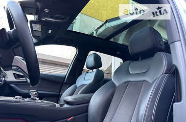 Позашляховик / Кросовер Audi Q7 2017 в 
