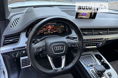 Позашляховик / Кросовер Audi Q7 2017 в 