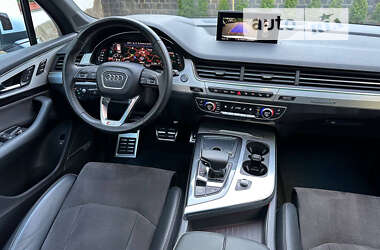 Позашляховик / Кросовер Audi Q7 2017 в 