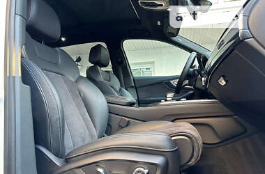 Позашляховик / Кросовер Audi Q7 2017 в 