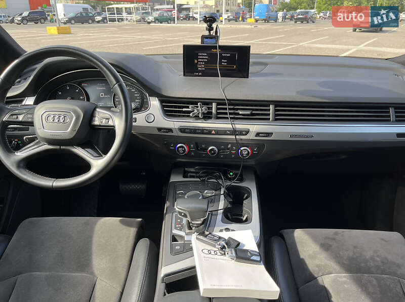 Позашляховик / Кросовер Audi Q7 2018 в Чернівцях