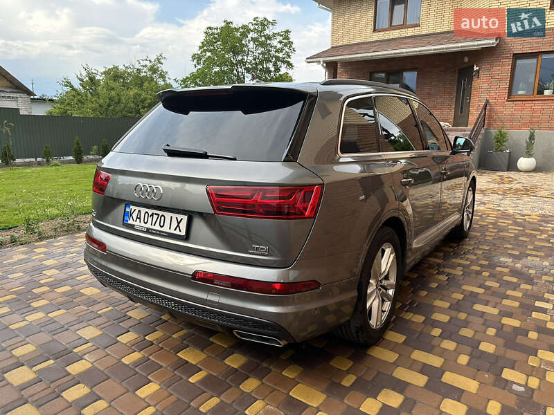 Позашляховик / Кросовер Audi Q7 2017 в Києві