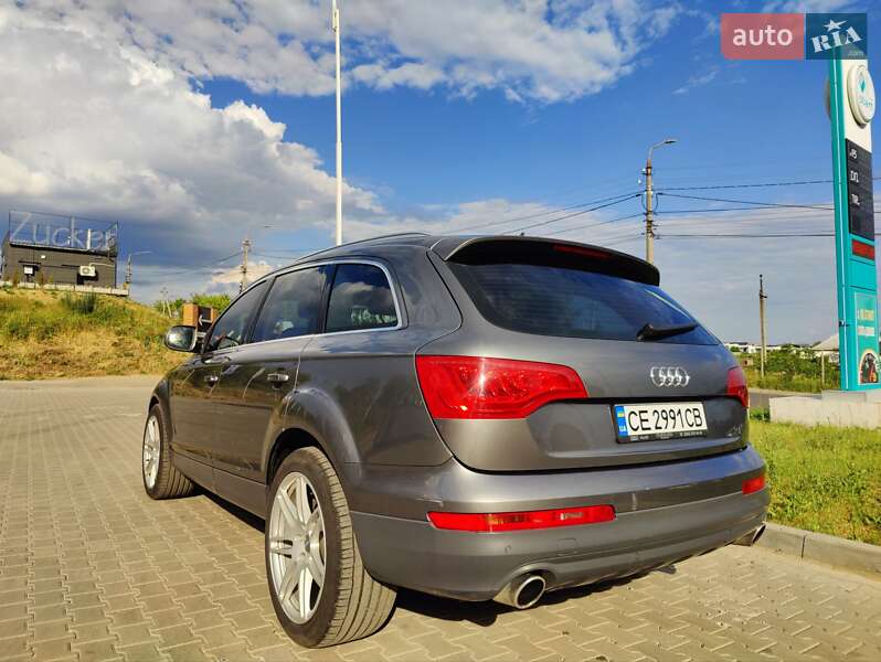 Позашляховик / Кросовер Audi Q7 2010 в Чернівцях