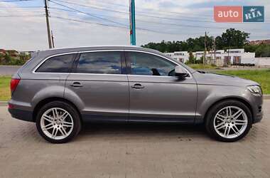 Внедорожник / Кроссовер Audi Q7 2010 в Черновцах