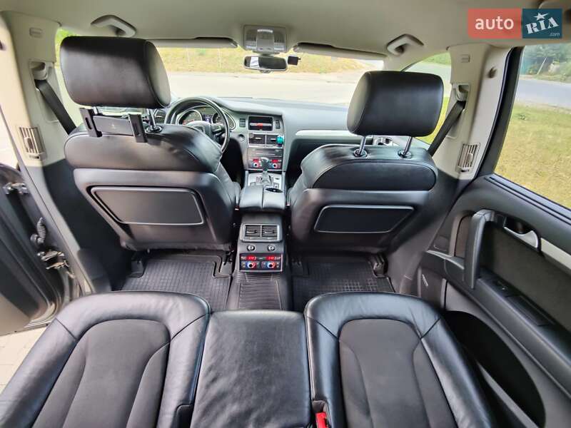 Позашляховик / Кросовер Audi Q7 2010 в Чернівцях