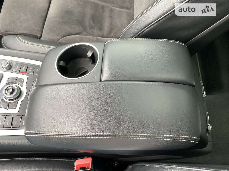 Внедорожник / Кроссовер Audi Q7 2012 в Ромнах