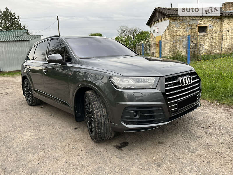 Позашляховик / Кросовер Audi Q7 2015 в Золочеві