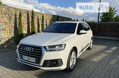 Внедорожник / Кроссовер Audi Q7 2017 в 