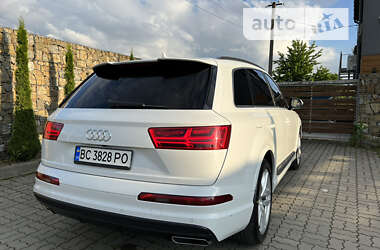 Внедорожник / Кроссовер Audi Q7 2017 в 