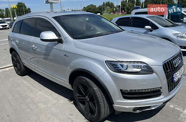 Внедорожник / Кроссовер Audi Q7 2015 в 