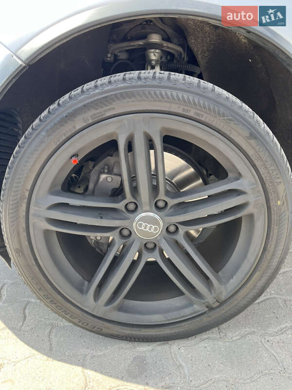 Позашляховик / Кросовер Audi Q7 2015 в Львові