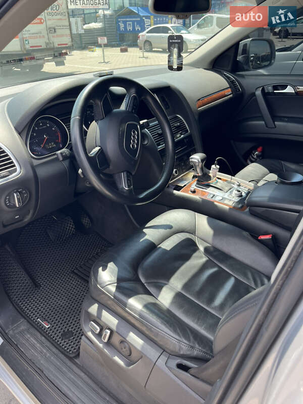 Позашляховик / Кросовер Audi Q7 2015 в Львові