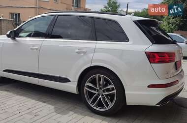 Внедорожник / Кроссовер Audi Q7 2016 в Черновцах