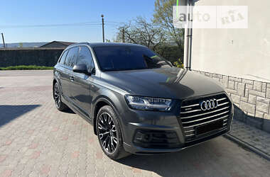 Позашляховик / Кросовер Audi Q7 2015 в Золочеві