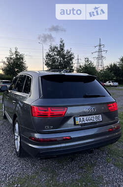 Внедорожник / Кроссовер Audi Q7 2016 в 