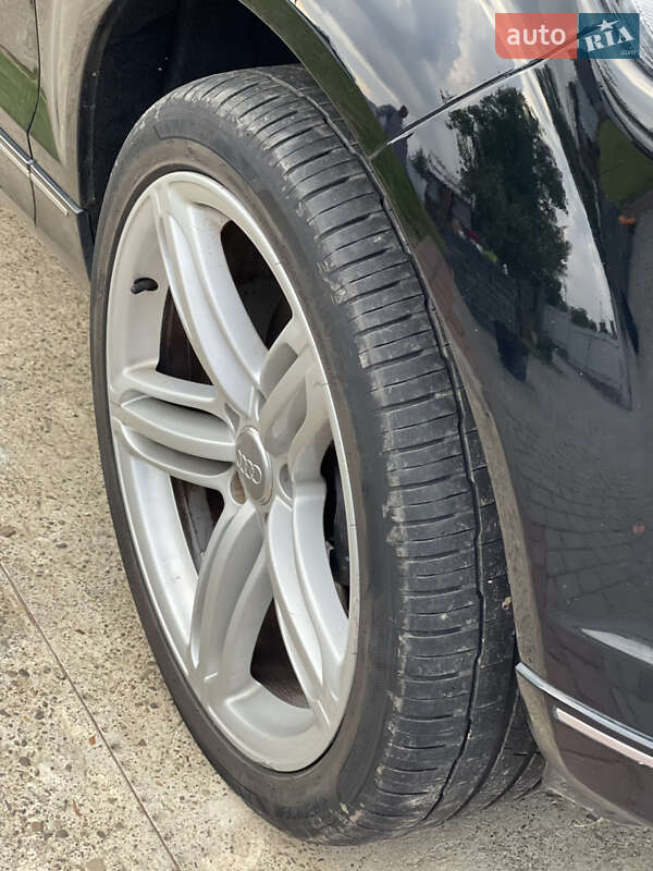 Внедорожник / Кроссовер Audi Q7 2010 в Черновцах